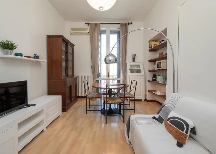 I Host Citta Studi - Ampere Apartament