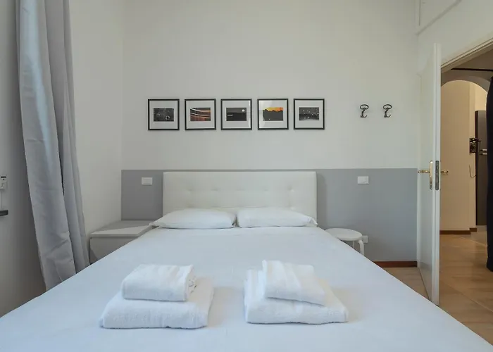 I Host Citta Studi - Ampere Apartament *